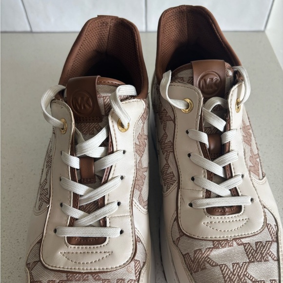 Michael Kors Muse Trainer Mk Outline Jacquard in Light Cream Size: 8.5 M - Picture 5 of 9